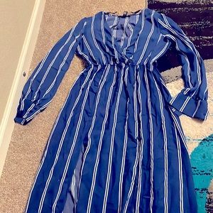 FOREVER 21 dress blue and white *never worn *